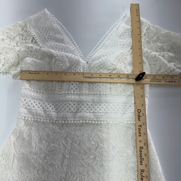 Eliza J Dress Womens 4 White Lace Plunge V Neck Flutter Sleeve Mini Bridal - Picture 8 of 9